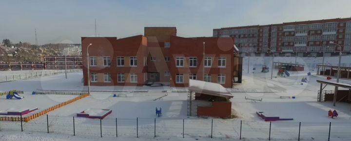 Машиноместо, > 30 м²