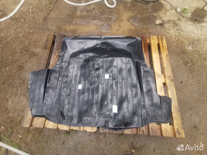 Коврик багажник Волга или газ 3110,31105