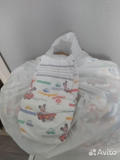 Памперсы детские 4