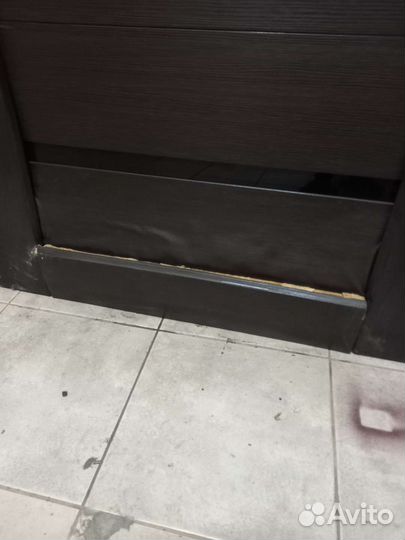 Дверь новая с дефектом