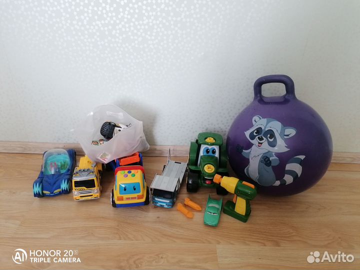 Фирменные игрушки большим пакетом