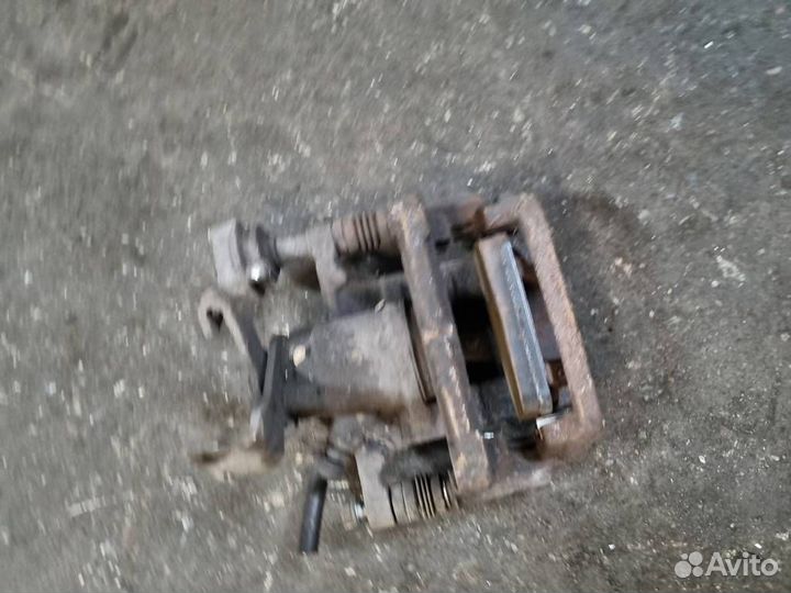 Суппорт задний правый Chevrolet Orlando 2011