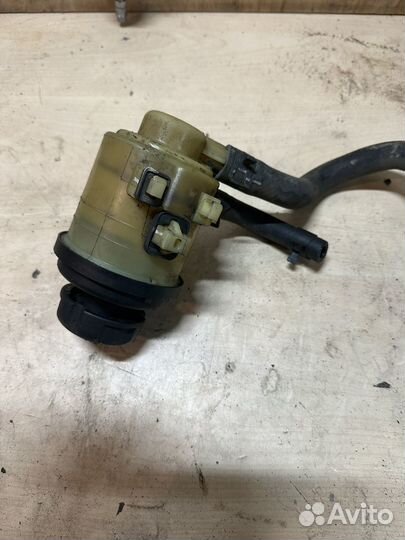 Бачок гура Kia Rio 3