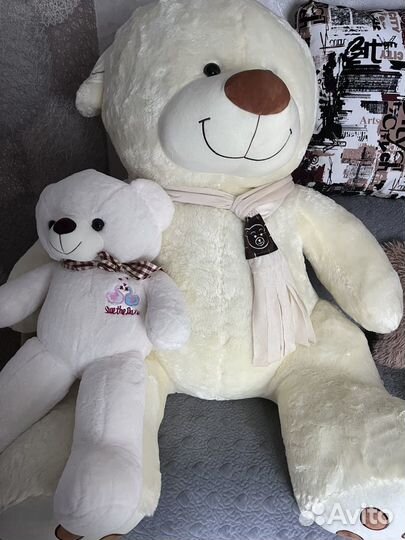 Большой плюшевый мишка