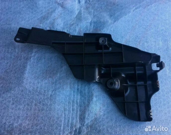 Кронштейн бампера задний правый Lexus Rx