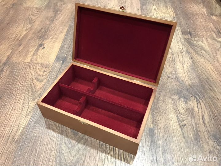 Подарочная упаковка дерево