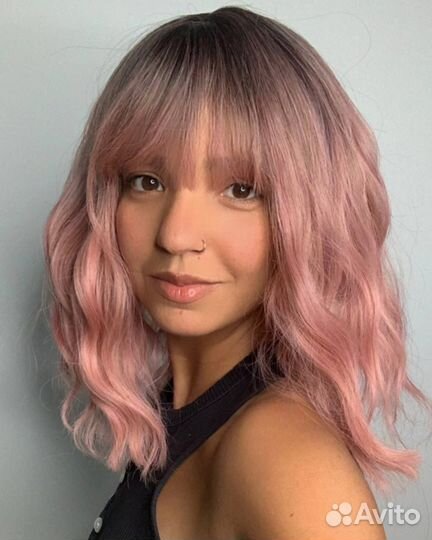 Парик розовый омбре. Новый, волнистый