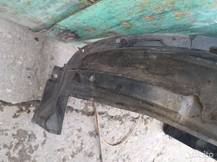 Подкрылок передний левый Тойота Аурис Е150