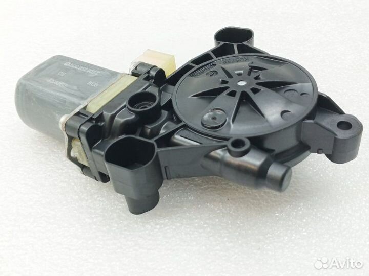 Моторчик стеклоподъемника передний левый