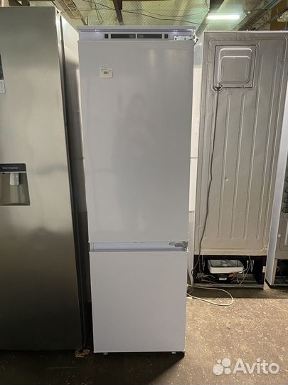 Встраиваемый холодильник новый
