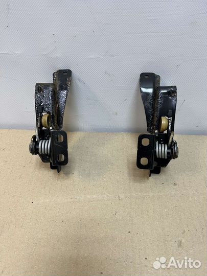 Ограничитель сдвижной двери Renault Kangoo 2