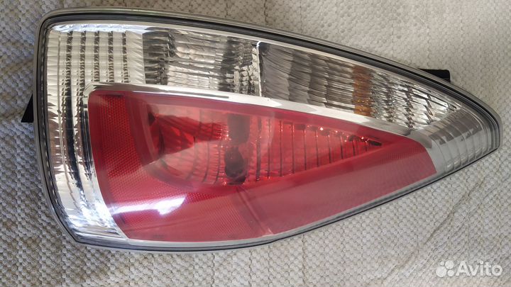 Фонарь задний mazda 5