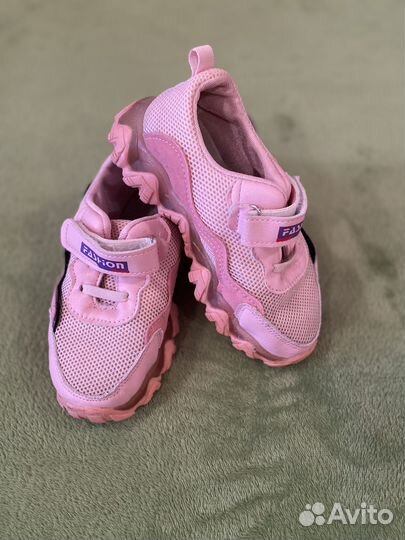 Кроссовки для девочки