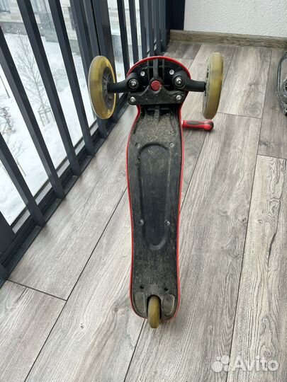 Самокат Globber трехколесный красный