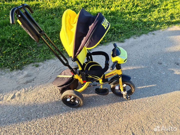 Деткий трехколесный велосипед