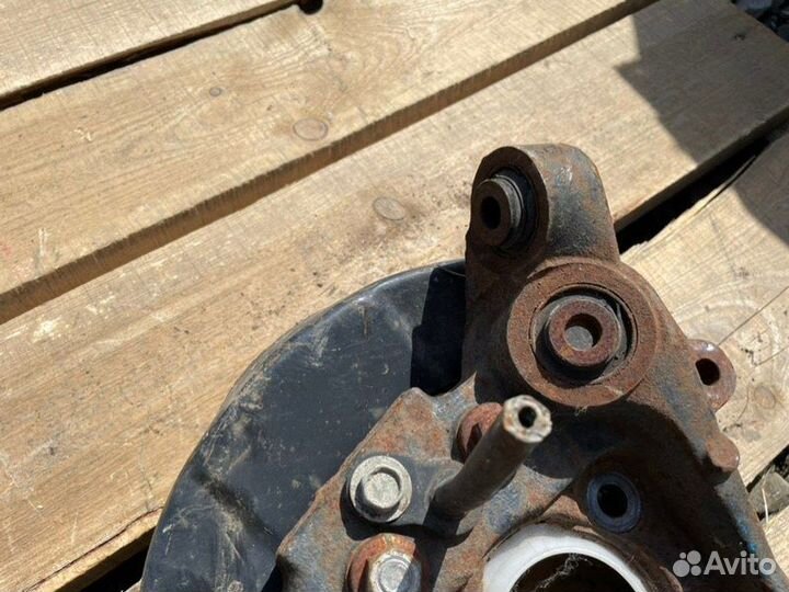 Кулак поворотный задний правый Nissan Murano Z50