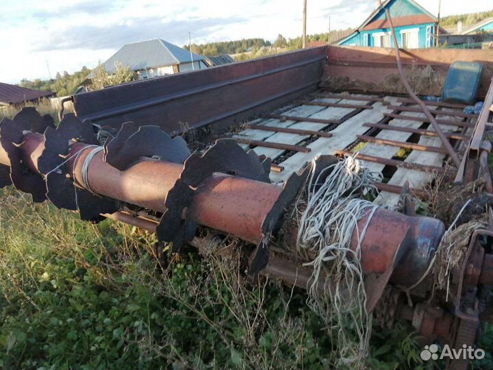 Разбрасыватель удобрений Ригасельмаш РОУ-6, 1985