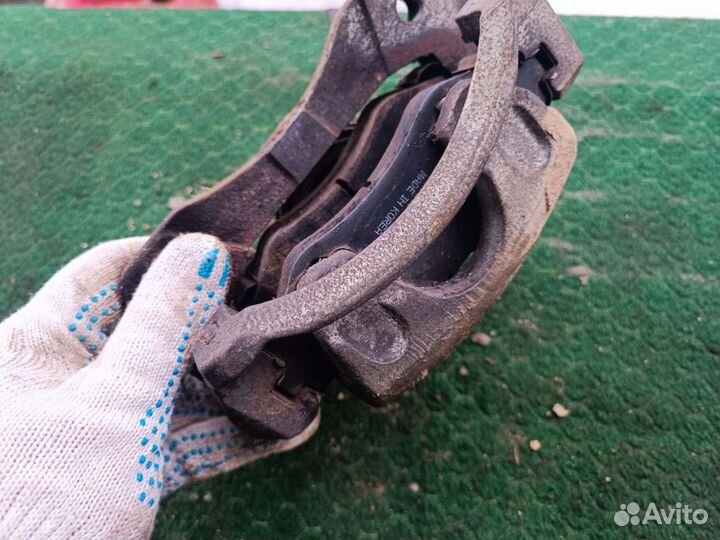 Суппорт передний правый Дэу Магнус 2002 г