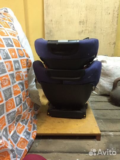 Продается детское кресло Maxi-cosi Rodifix