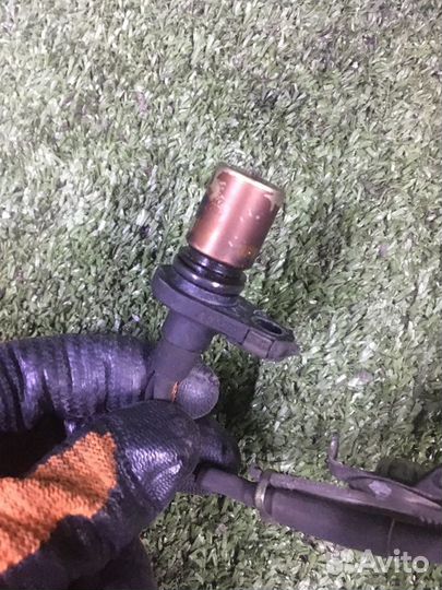 Датчик положения коленвала Toyota Avensis ZZT251