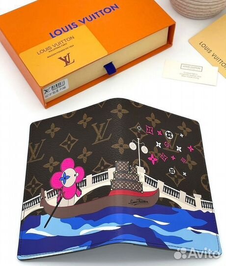 Обложка на паспорт LV