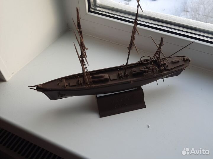 Сборная модель корабля