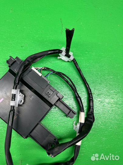 Блок управления комфортом Toyota Yaris mxph10