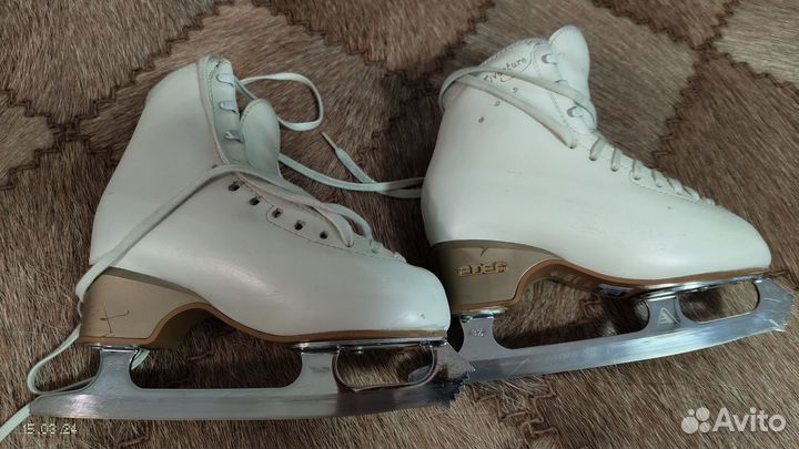 Фигурные коньки Edea