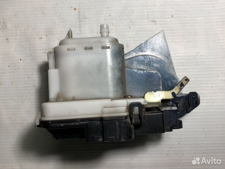 Замок двери задний левый VAG 1HM 862 153 A