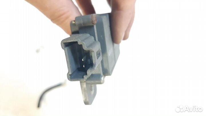 Активатор замка багажника Nissan Primera P11 1998