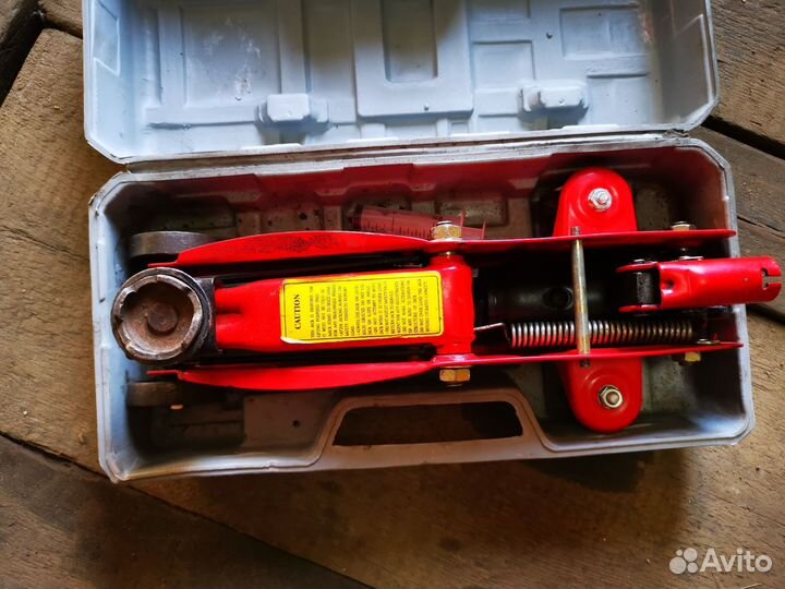 Домкрат гидравлический подкатной