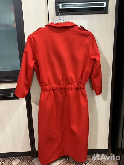 Красное платье