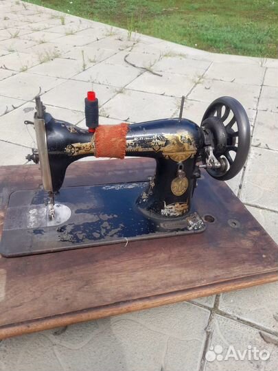 Швейная машина Singer