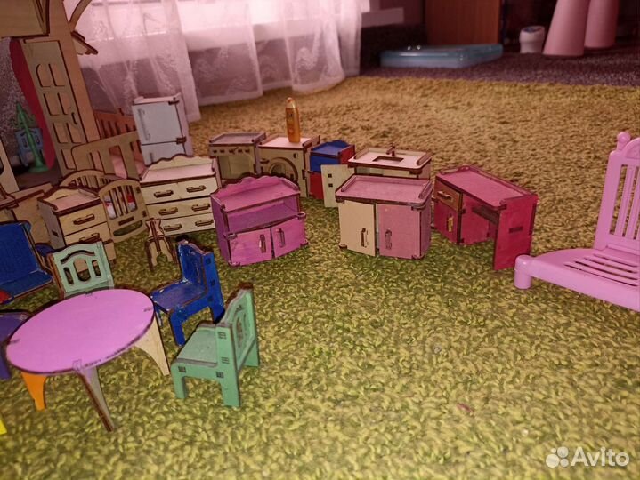 Кукольный домик с мебелью