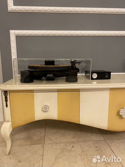 Виниловый проигрыватель Avid HI-FI Diva ll