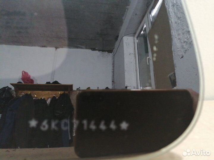 Стекло кузовное глухое заднее левое Ford Maverick