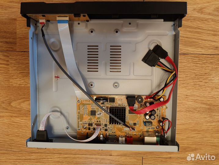 IP видеорегистраторе (9 каналов) и 6 IP камер