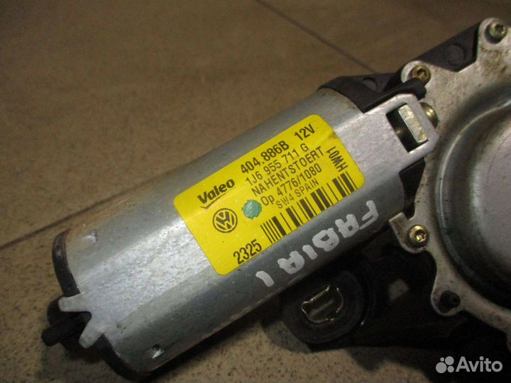 Моторчик стеклоочистителя задний Skoda Fabia 1