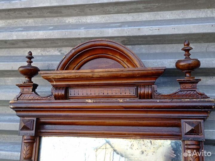 Старинное антикварное зеркало