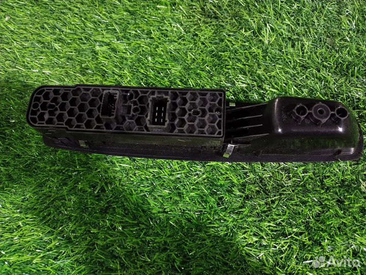 Блок управления стеклоподъемниками Renault Fluence