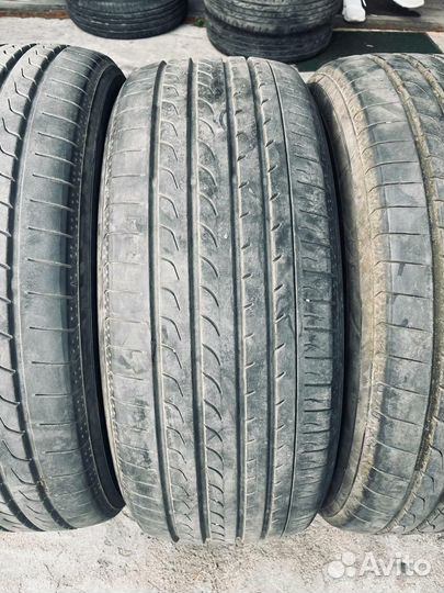 Yokohama BluEarth RV-02 225/45 R19 96W