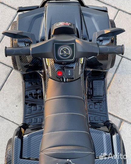 Детский квадроцикл на аккумуляторе