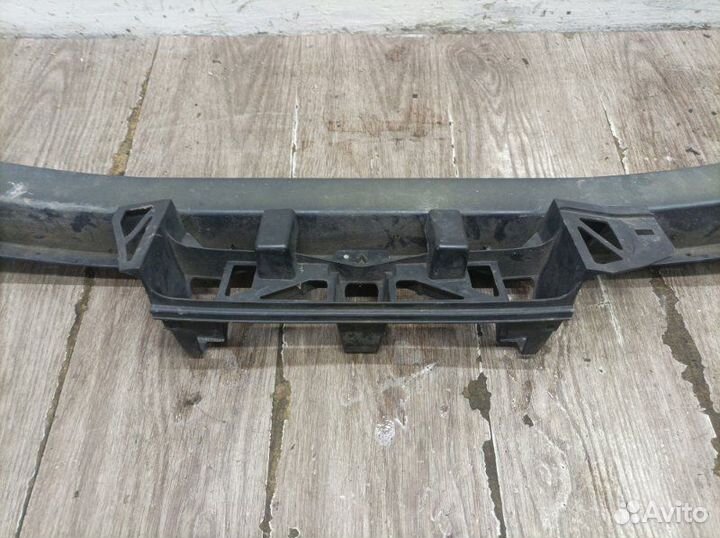 Усилитель бампера передний Opel Zafira B минивен