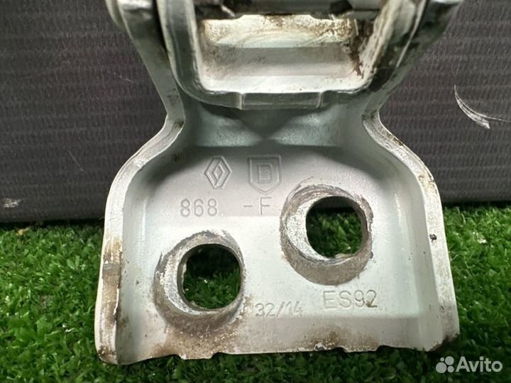 Петли двери передние левые Renault Logan K7M 2014