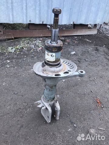 Стойка передняя левая LADA Priora