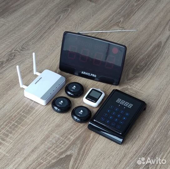 Кнопка вызова официанта, часы, табло, пуль, репите