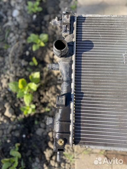 Радиатор охлаждения Chevrloet Cruze