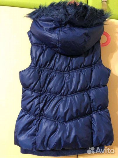 Жилетки безрукавки с капюшоном р.140 и 152