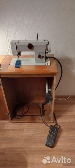 Швейная машинка чайка 134