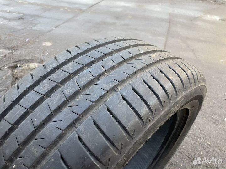 Bridgestone Alenza 001 235/55 R17 99V